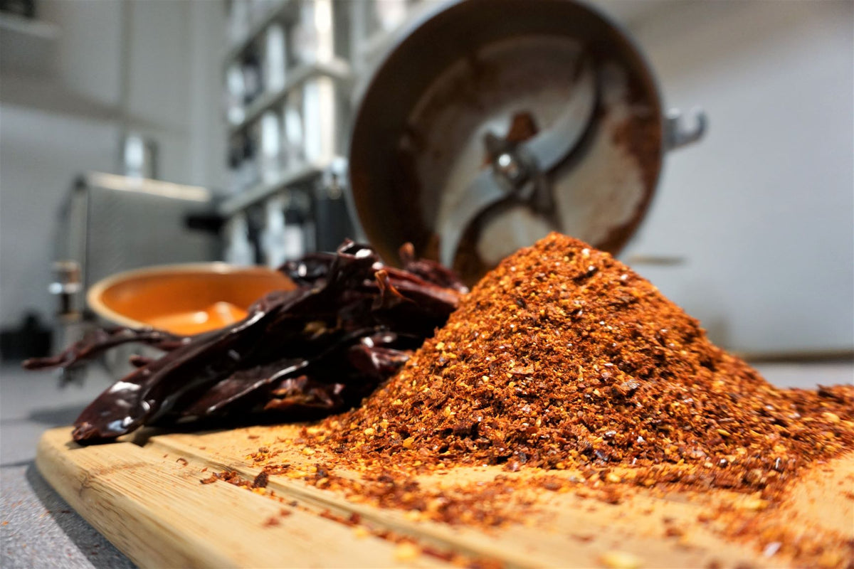 What are Guajillo Chillies? How are Guajillo chillies used? Hill & Vale
